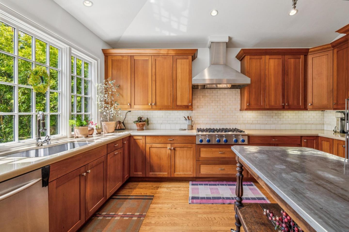 Detail Gallery Image 23 of 83 For 729 Plymouth Way, Burlingame,  CA 94010 - 3 Beds | 2 Baths