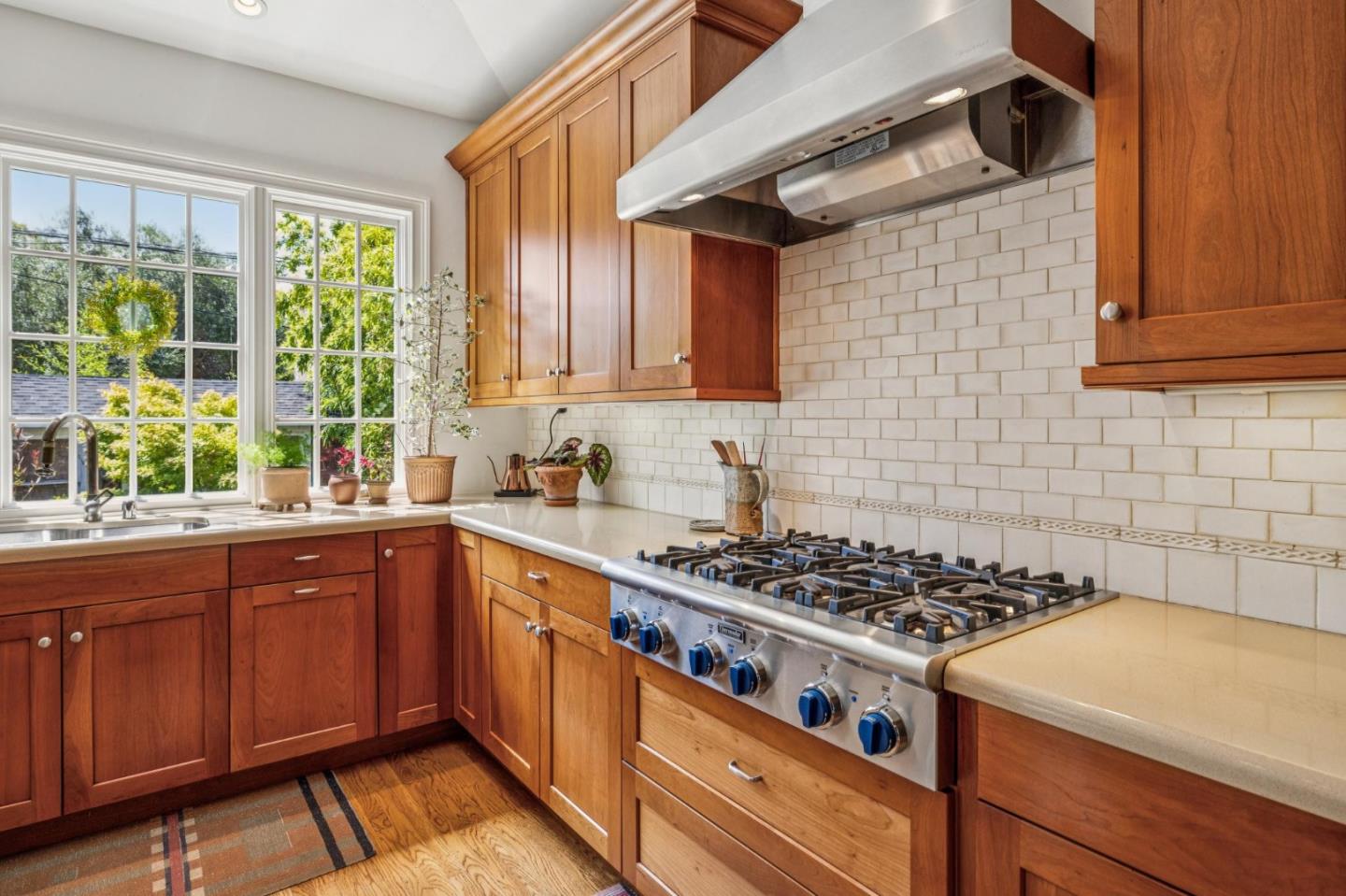 Detail Gallery Image 25 of 83 For 729 Plymouth Way, Burlingame,  CA 94010 - 3 Beds | 2 Baths