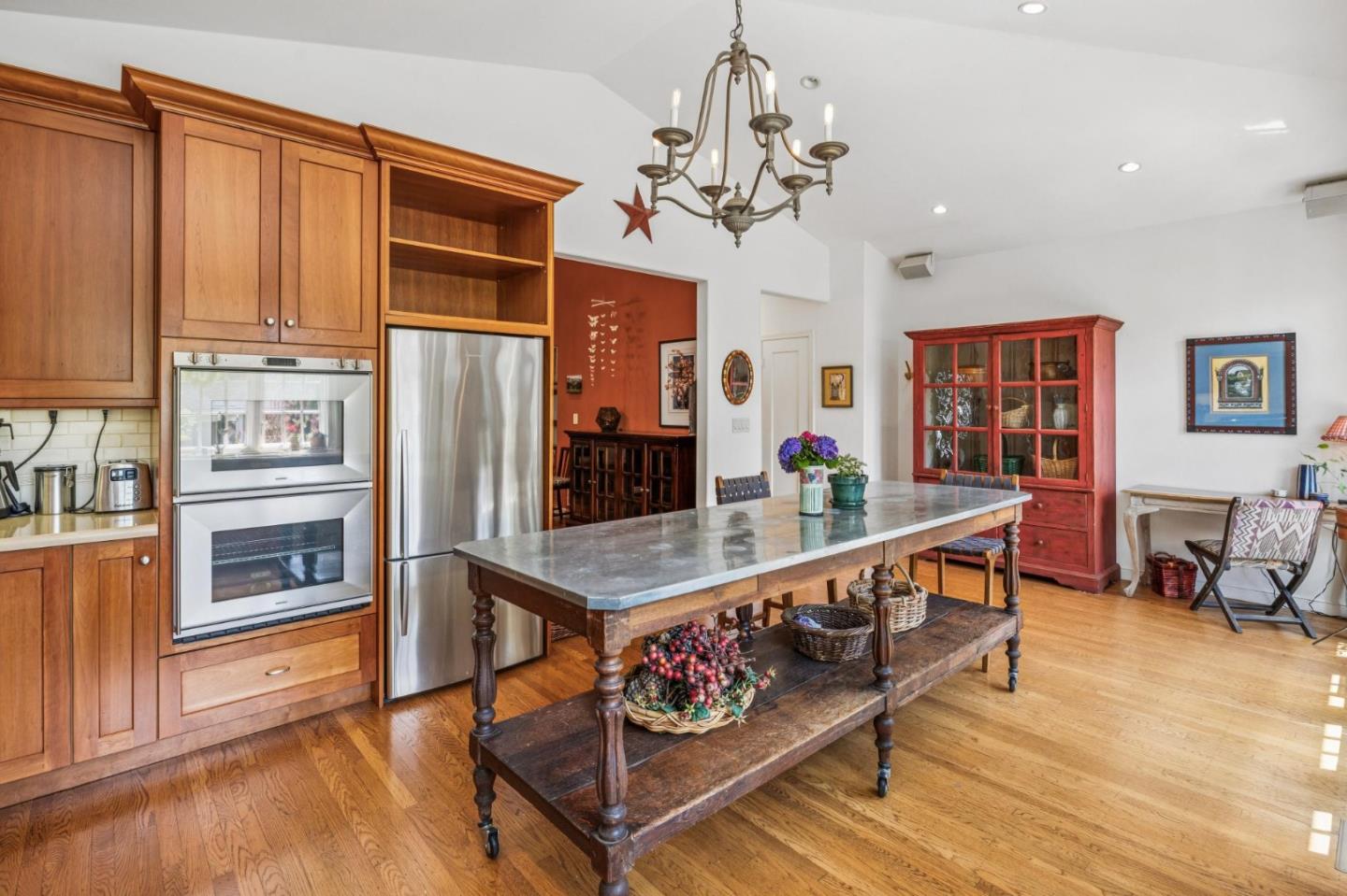 Detail Gallery Image 27 of 83 For 729 Plymouth Way, Burlingame,  CA 94010 - 3 Beds | 2 Baths