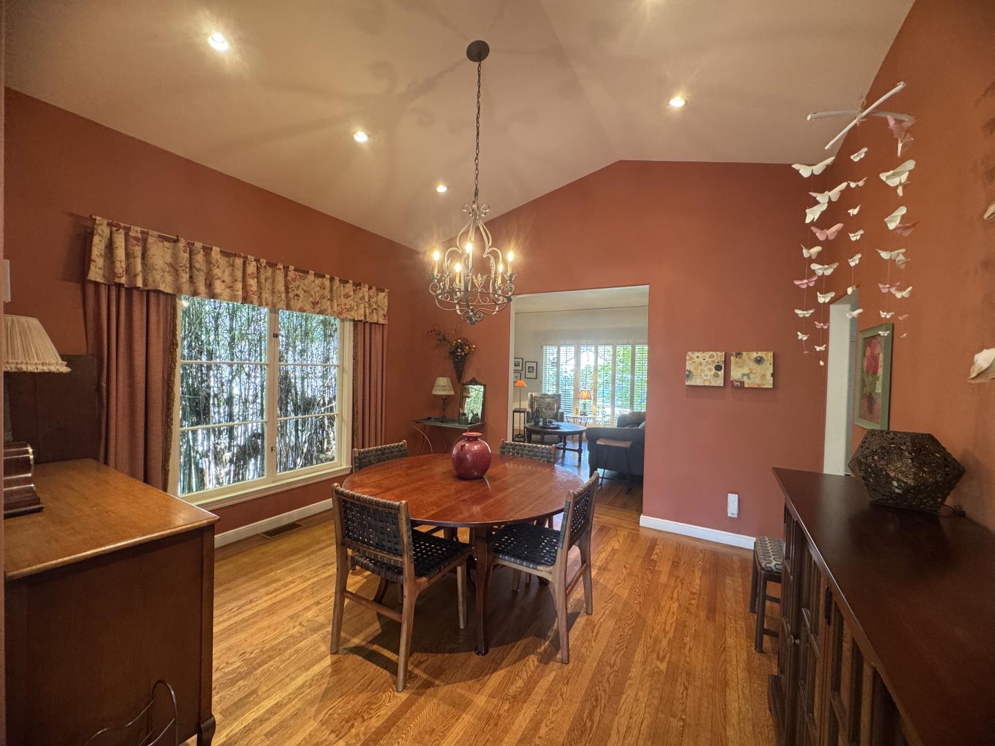 Detail Gallery Image 7 of 22 For 729 Plymouth Way, Burlingame,  CA 94010 - 3 Beds | 2 Baths