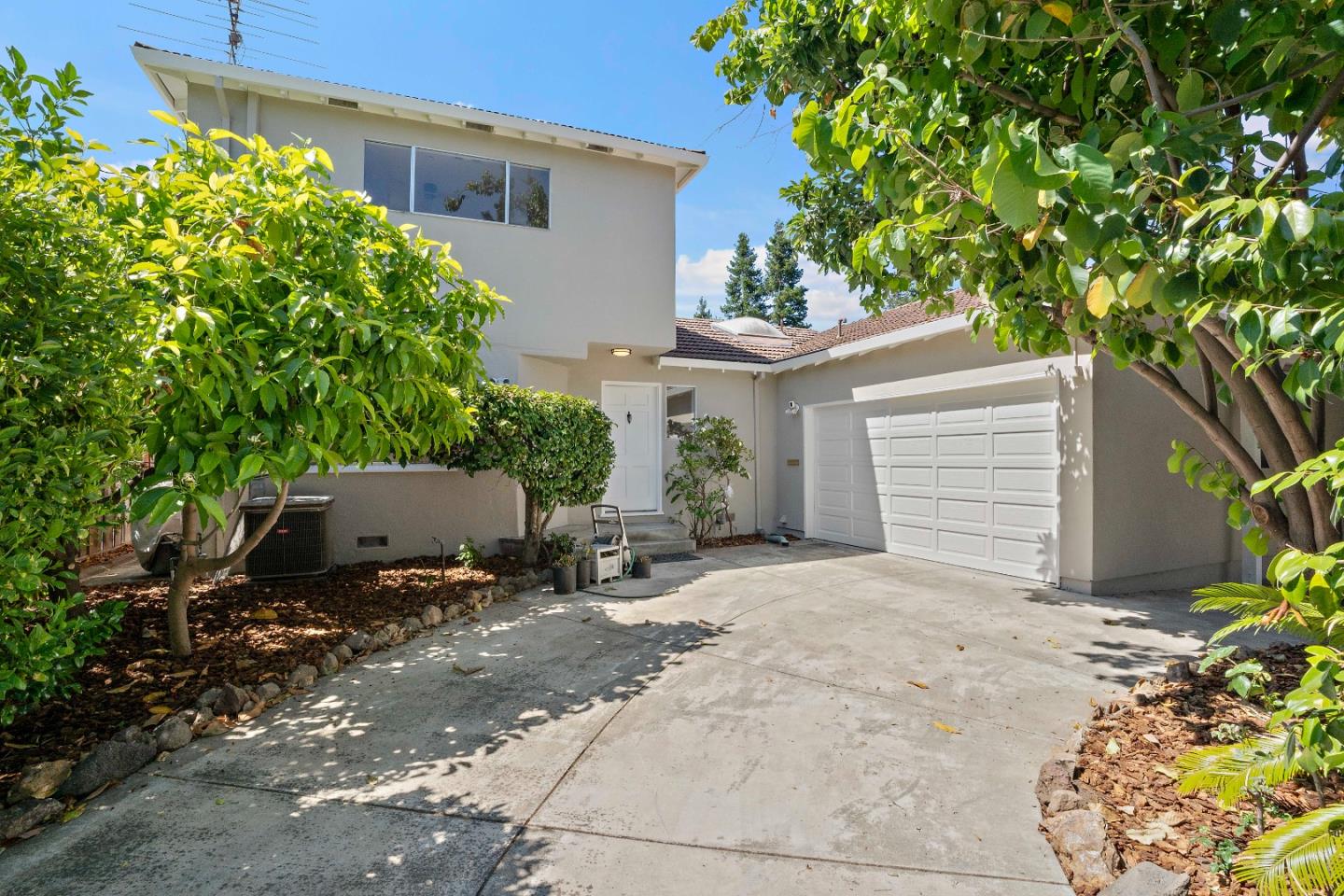Detail Gallery Image 2 of 30 For 1486 Richards Ave, San Jose,  CA 95125 - 5 Beds | 4 Baths