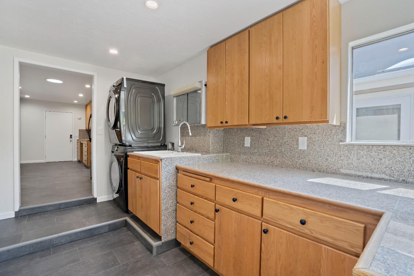 Detail Gallery Image 9 of 30 For 1486 Richards Ave, San Jose,  CA 95125 - 5 Beds | 4 Baths