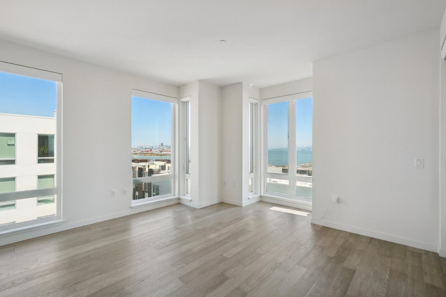 Detail Gallery Image 13 of 14 For 10 Innes Ct #406,  San Francisco,  CA 94124 - 3 Beds | 2 Baths
