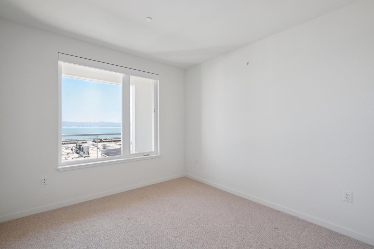 Detail Gallery Image 2 of 14 For 10 Innes Ct #406,  San Francisco,  CA 94124 - 3 Beds | 2 Baths