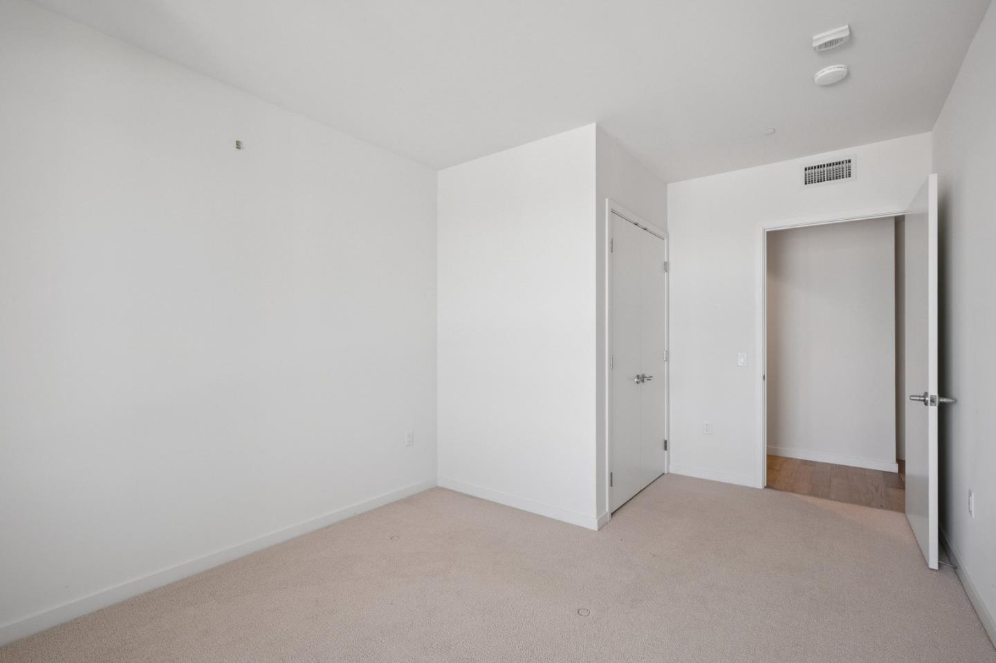 Detail Gallery Image 3 of 14 For 10 Innes Ct #406,  San Francisco,  CA 94124 - 3 Beds | 2 Baths