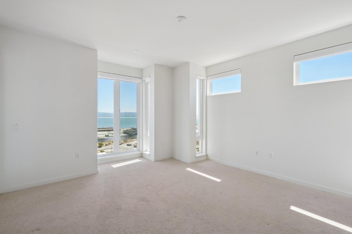 Detail Gallery Image 5 of 14 For 10 Innes Ct #406,  San Francisco,  CA 94124 - 3 Beds | 2 Baths