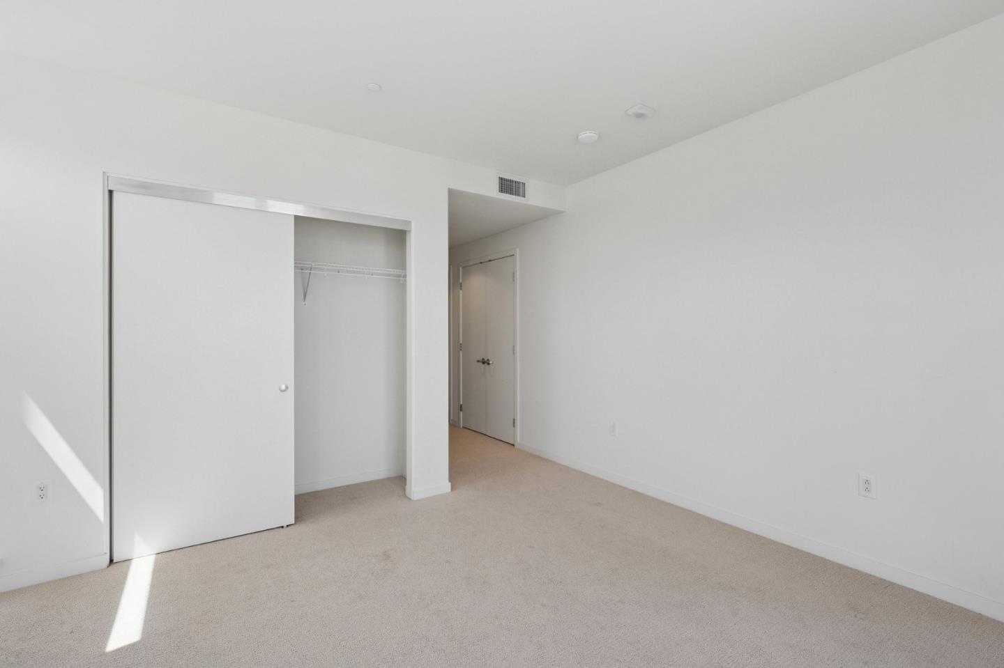 Detail Gallery Image 6 of 14 For 10 Innes Ct #406,  San Francisco,  CA 94124 - 3 Beds | 2 Baths