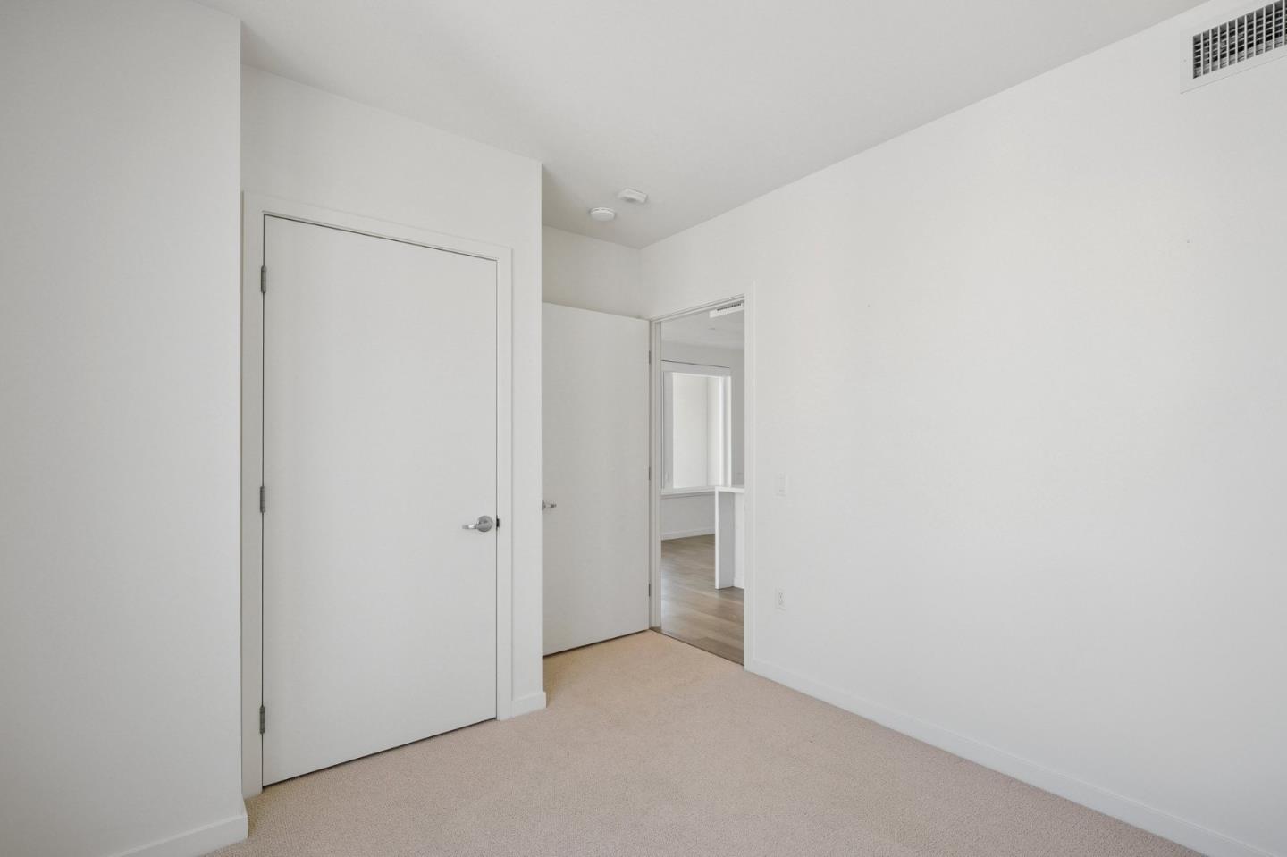 Detail Gallery Image 9 of 14 For 10 Innes Ct #406,  San Francisco,  CA 94124 - 3 Beds | 2 Baths