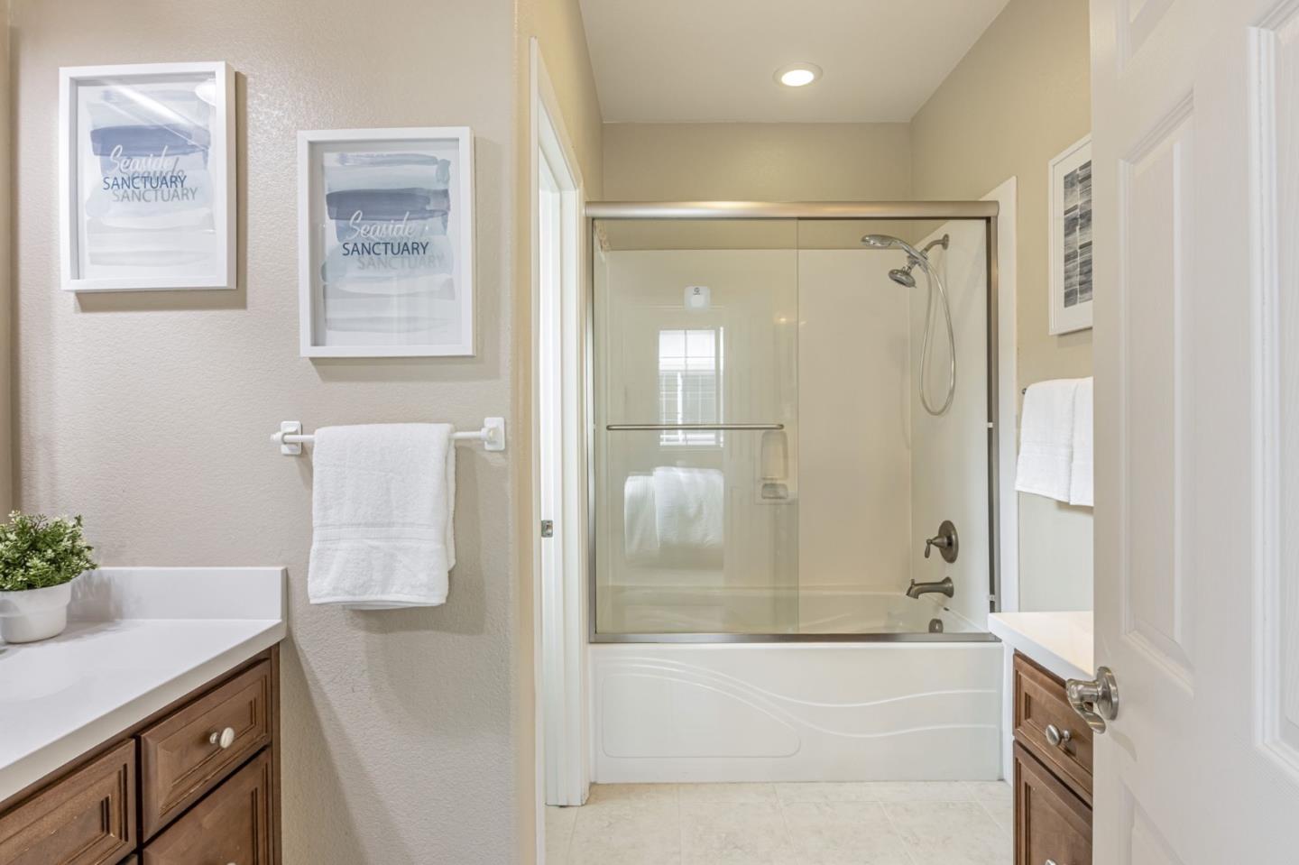 Detail Gallery Image 19 of 34 For 217 Catherine Pl, Hayward,  CA 94544 - 3 Beds | 2/1 Baths