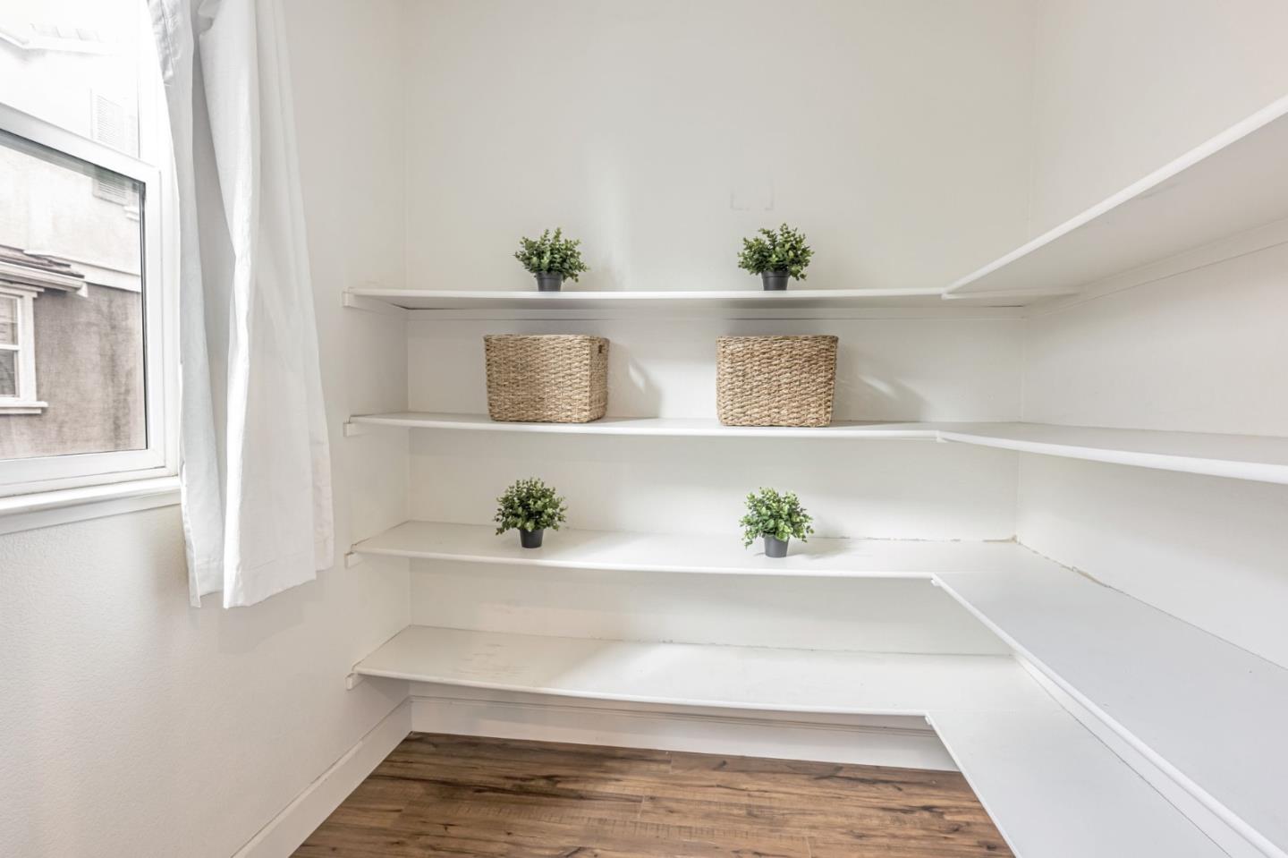 Detail Gallery Image 6 of 34 For 217 Catherine Pl, Hayward,  CA 94544 - 3 Beds | 2/1 Baths