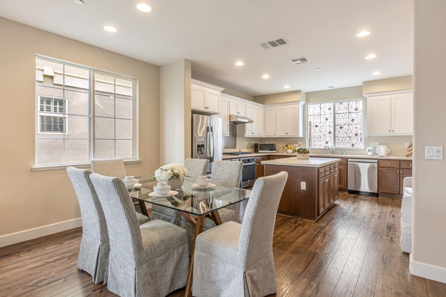 Detail Gallery Image 8 of 34 For 217 Catherine Pl, Hayward,  CA 94544 - 3 Beds | 2/1 Baths