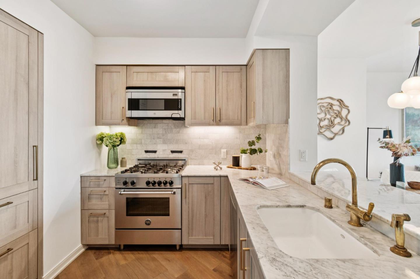 Detail Gallery Image 2 of 65 For 401 Harrison St 25a,  San Francisco,  CA 94105 - 1 Beds | 1 Baths