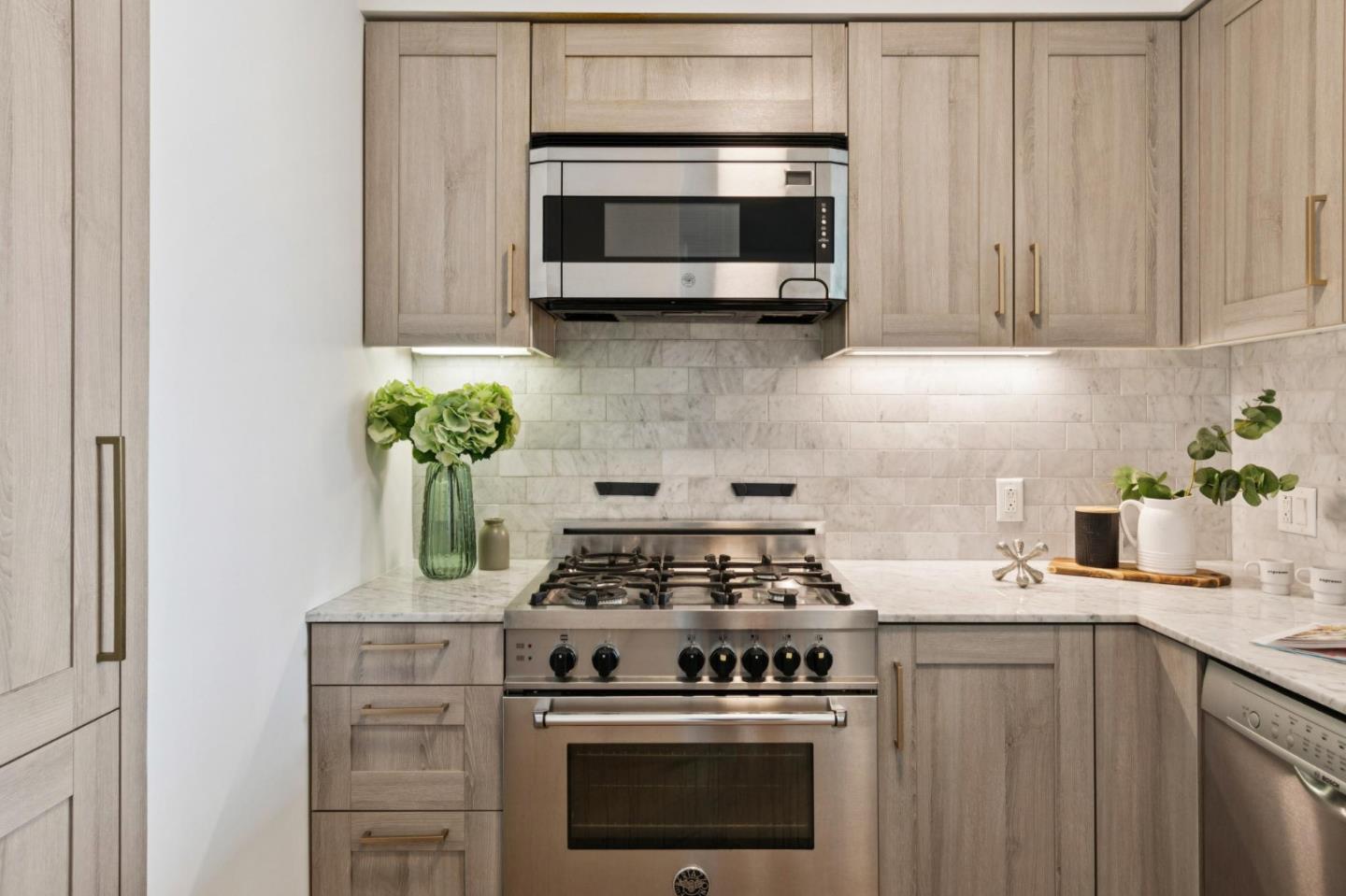 Detail Gallery Image 3 of 65 For 401 Harrison St 25a,  San Francisco,  CA 94105 - 1 Beds | 1 Baths