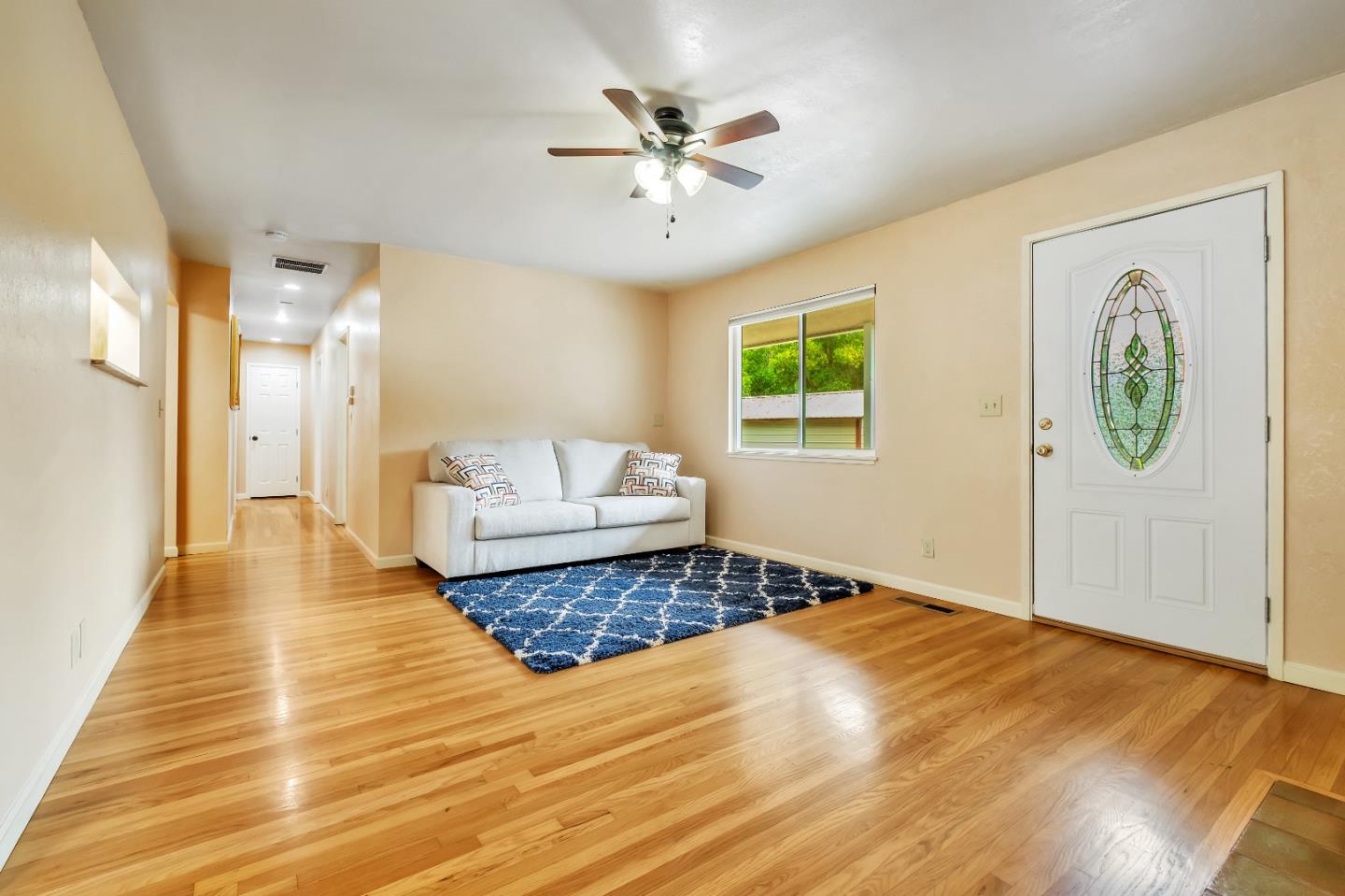 Detail Gallery Image 11 of 33 For 121 Pine Tree Ave, Aromas,  CA 95004 - 3 Beds | 2 Baths