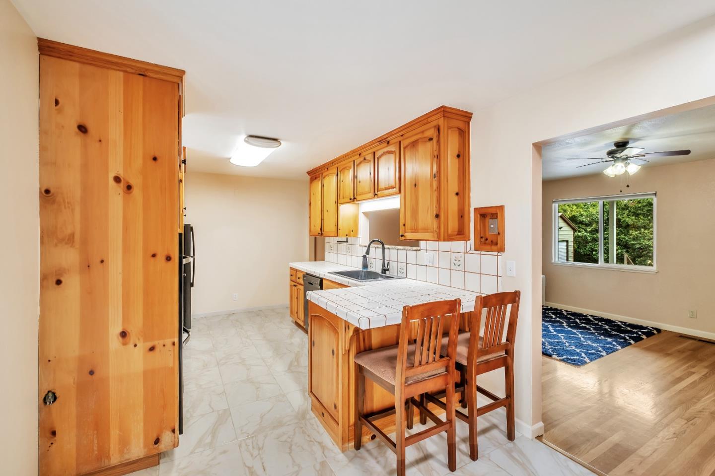Detail Gallery Image 12 of 33 For 121 Pine Tree Ave, Aromas,  CA 95004 - 3 Beds | 2 Baths