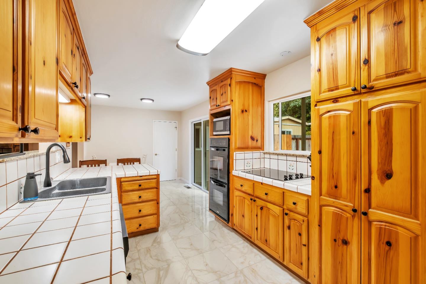 Detail Gallery Image 15 of 33 For 121 Pine Tree Ave, Aromas,  CA 95004 - 3 Beds | 2 Baths
