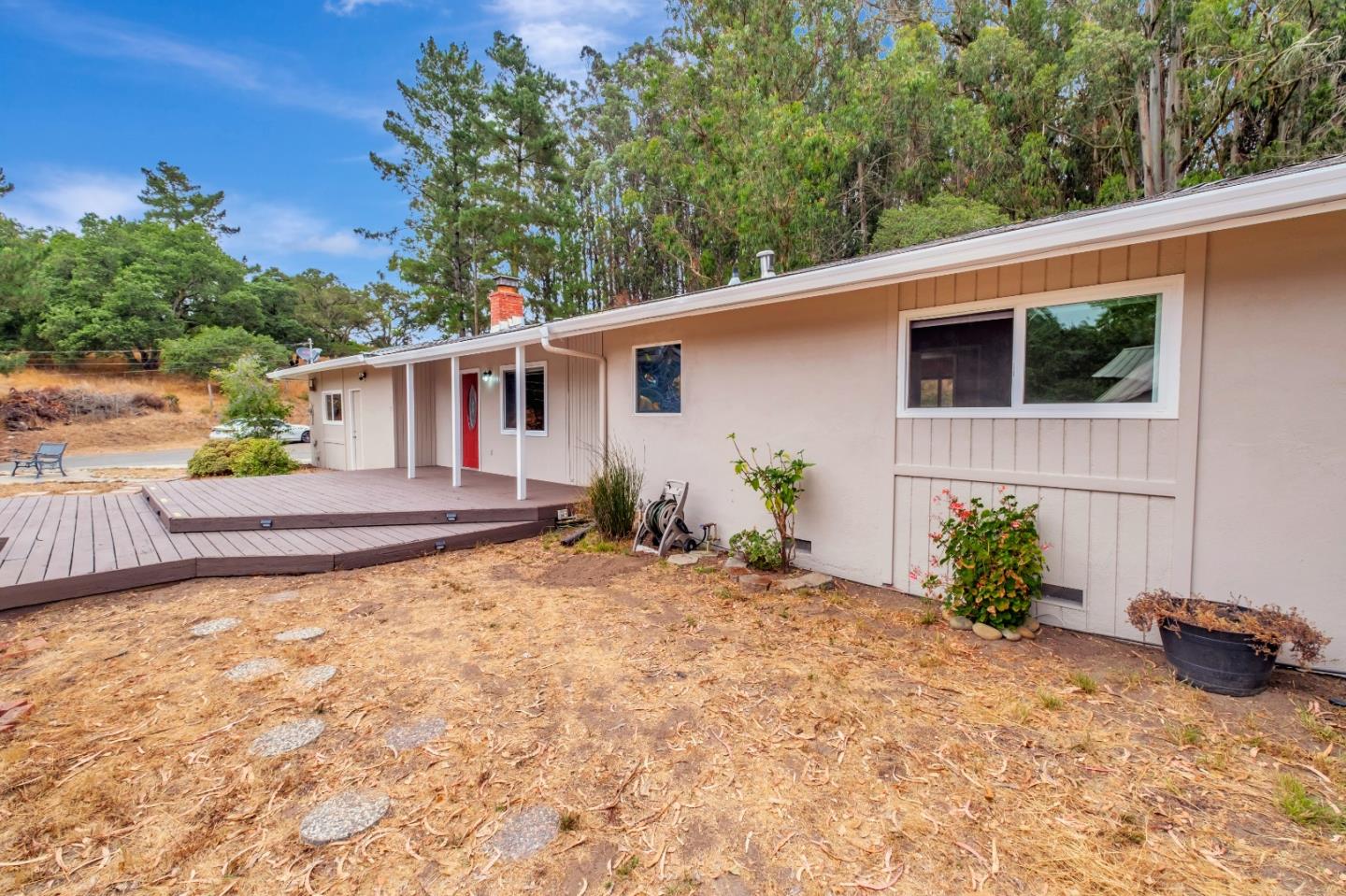 Detail Gallery Image 7 of 33 For 121 Pine Tree Ave, Aromas,  CA 95004 - 3 Beds | 2 Baths
