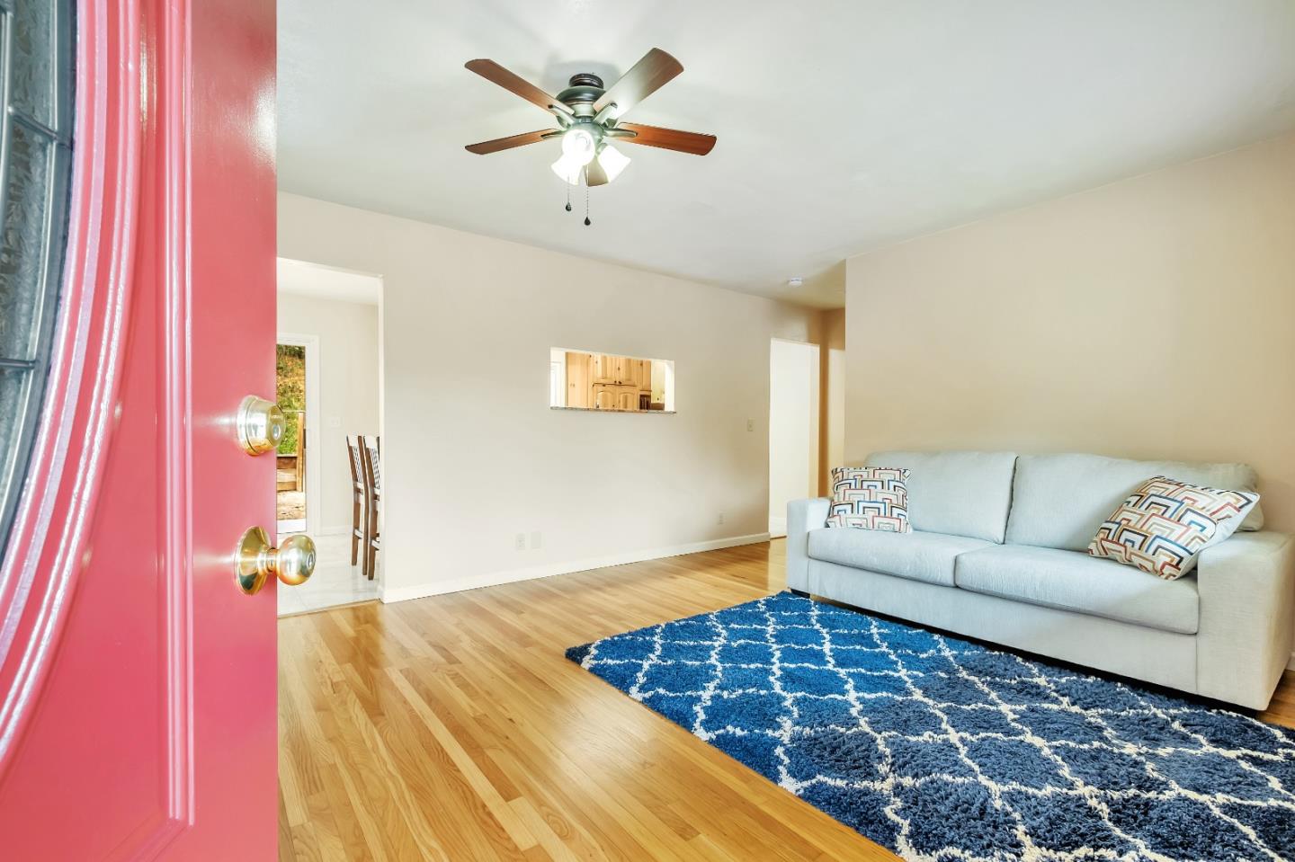 Detail Gallery Image 9 of 33 For 121 Pine Tree Ave, Aromas,  CA 95004 - 3 Beds | 2 Baths