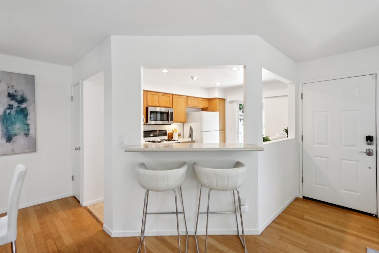 Detail Gallery Image 10 of 31 For 138 Griglio Dr, San Jose,  CA 95134 - 2 Beds | 2 Baths