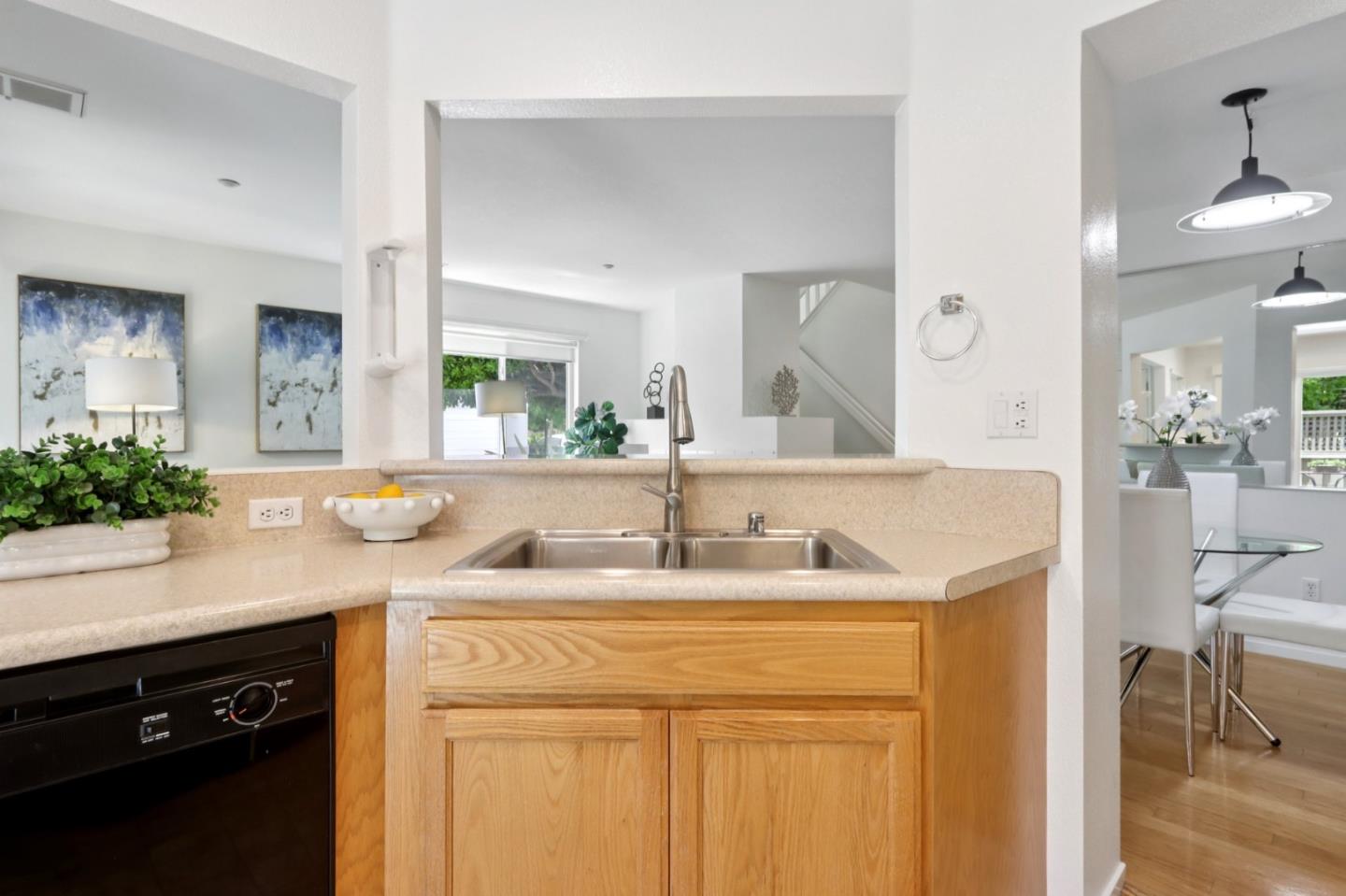 Detail Gallery Image 16 of 31 For 138 Griglio Dr, San Jose,  CA 95134 - 2 Beds | 2 Baths