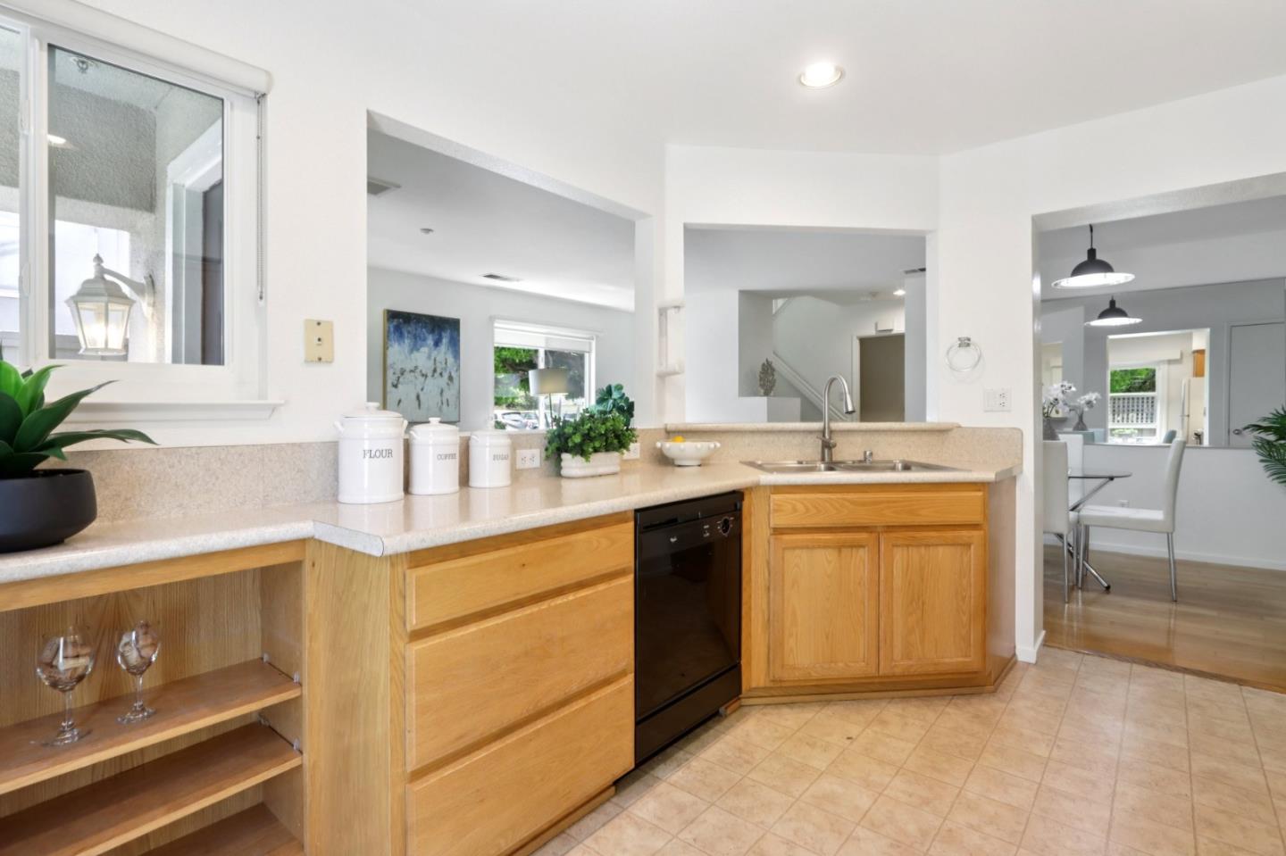Detail Gallery Image 7 of 31 For 138 Griglio Dr, San Jose,  CA 95134 - 2 Beds | 2 Baths