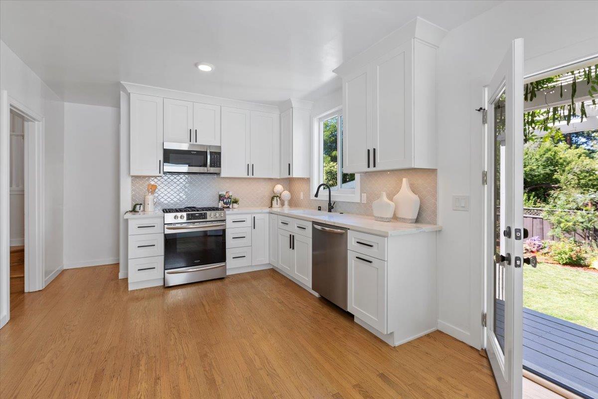Detail Gallery Image 14 of 40 For 1555 Alma St, Palo Alto,  CA 94301 - 3 Beds | 1/1 Baths