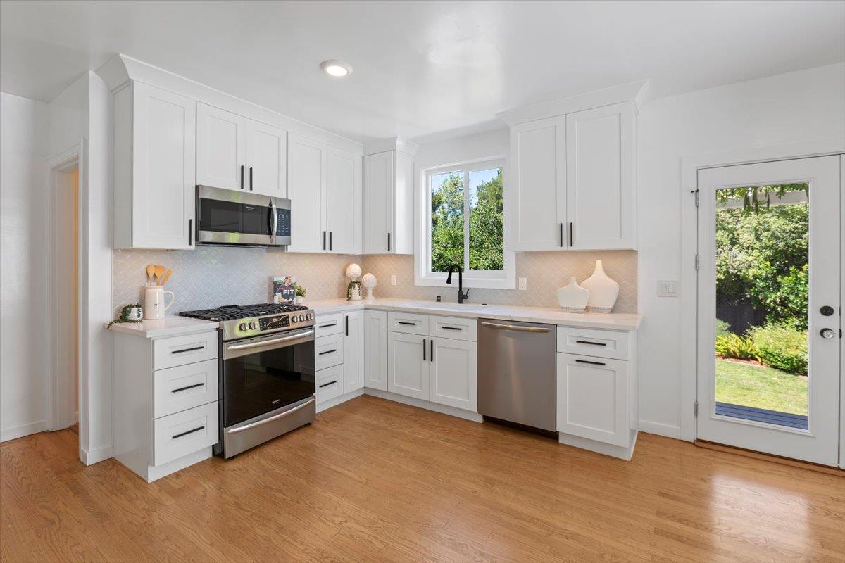 Detail Gallery Image 15 of 40 For 1555 Alma St, Palo Alto,  CA 94301 - 3 Beds | 1/1 Baths