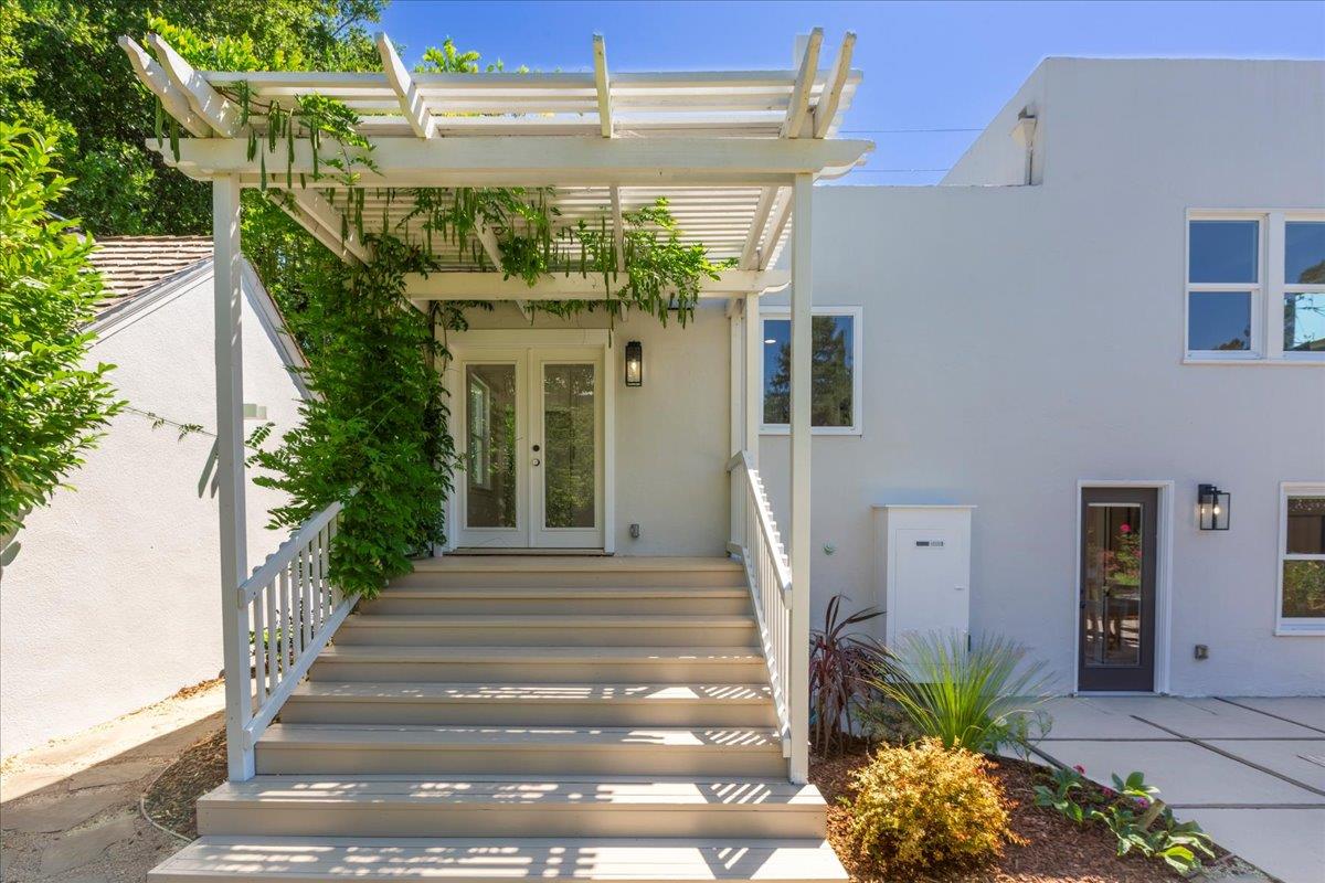 Detail Gallery Image 34 of 40 For 1555 Alma St, Palo Alto,  CA 94301 - 3 Beds | 1/1 Baths