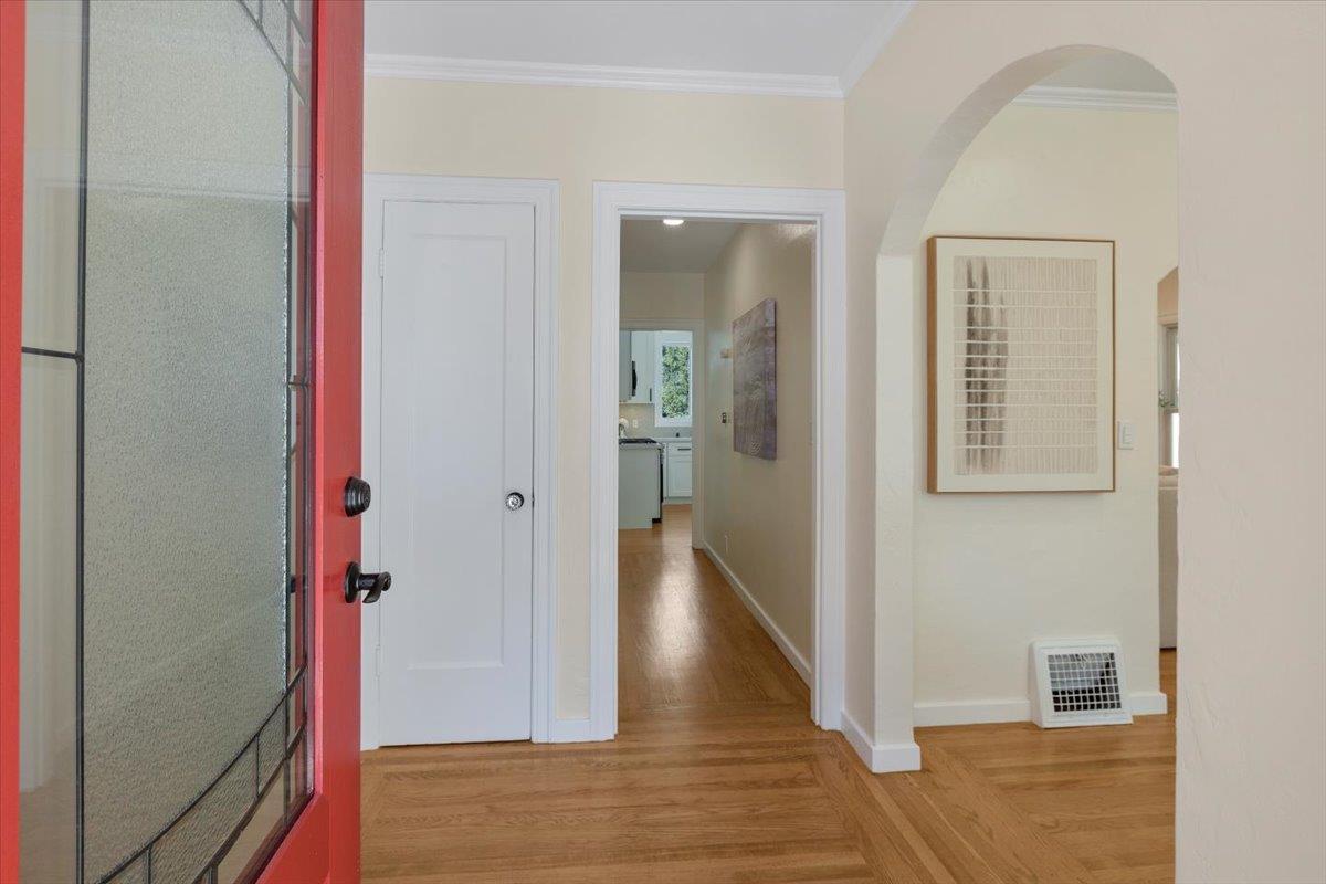 Detail Gallery Image 5 of 40 For 1555 Alma St, Palo Alto,  CA 94301 - 3 Beds | 1/1 Baths