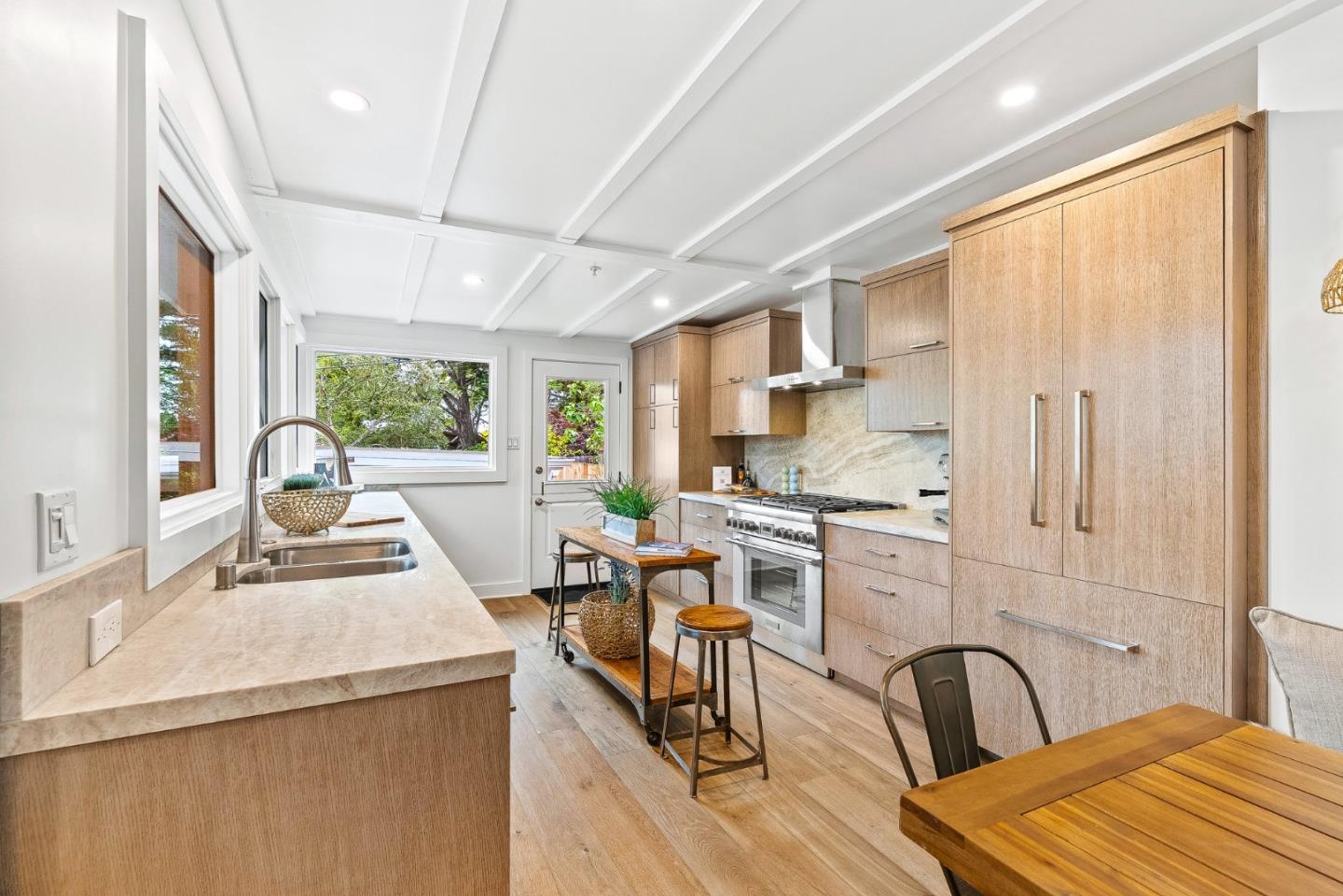 Detail Gallery Image 11 of 34 For 0 Santa Fe 4 Se of Ocean St, Carmel,  CA 93923 - 2 Beds | 2 Baths