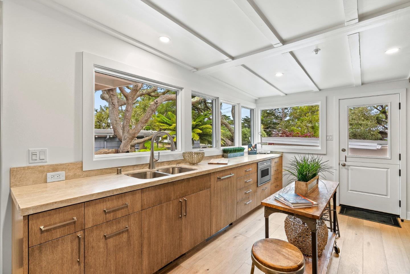 Detail Gallery Image 12 of 34 For 0 Santa Fe 4 Se of Ocean St, Carmel,  CA 93923 - 2 Beds | 2 Baths