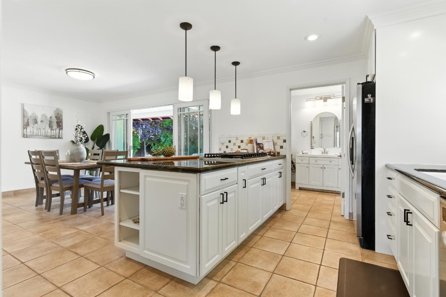 Detail Gallery Image 10 of 39 For 1640 Kentfield Ave, Redwood City,  CA 94061 - 3 Beds | 2 Baths