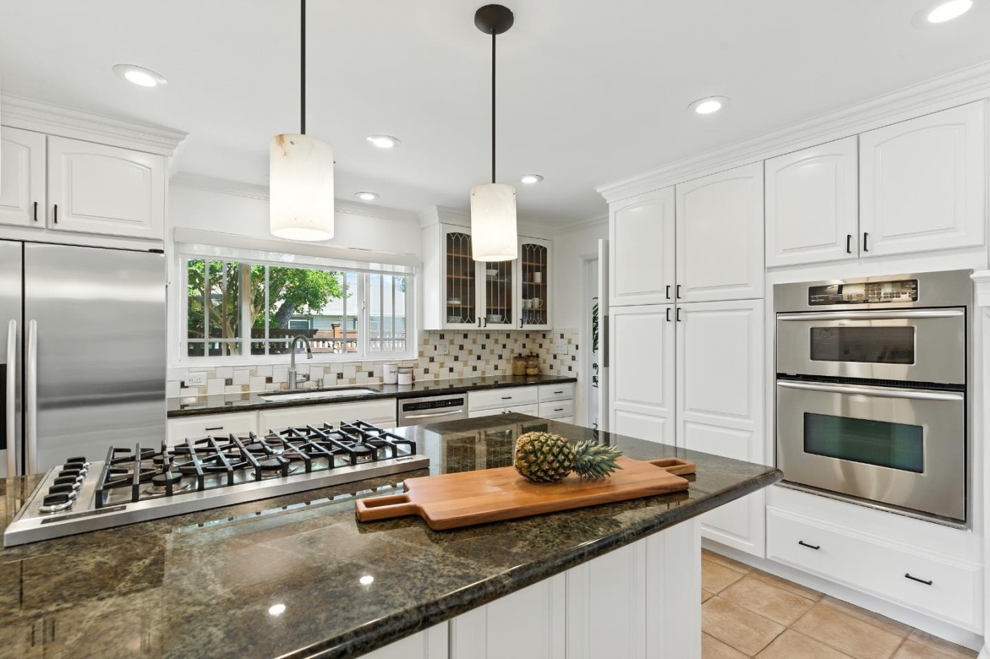 Detail Gallery Image 13 of 39 For 1640 Kentfield Ave, Redwood City,  CA 94061 - 3 Beds | 2 Baths