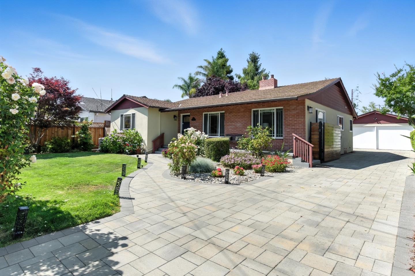 Detail Gallery Image 2 of 39 For 1640 Kentfield Ave, Redwood City,  CA 94061 - 3 Beds | 2 Baths
