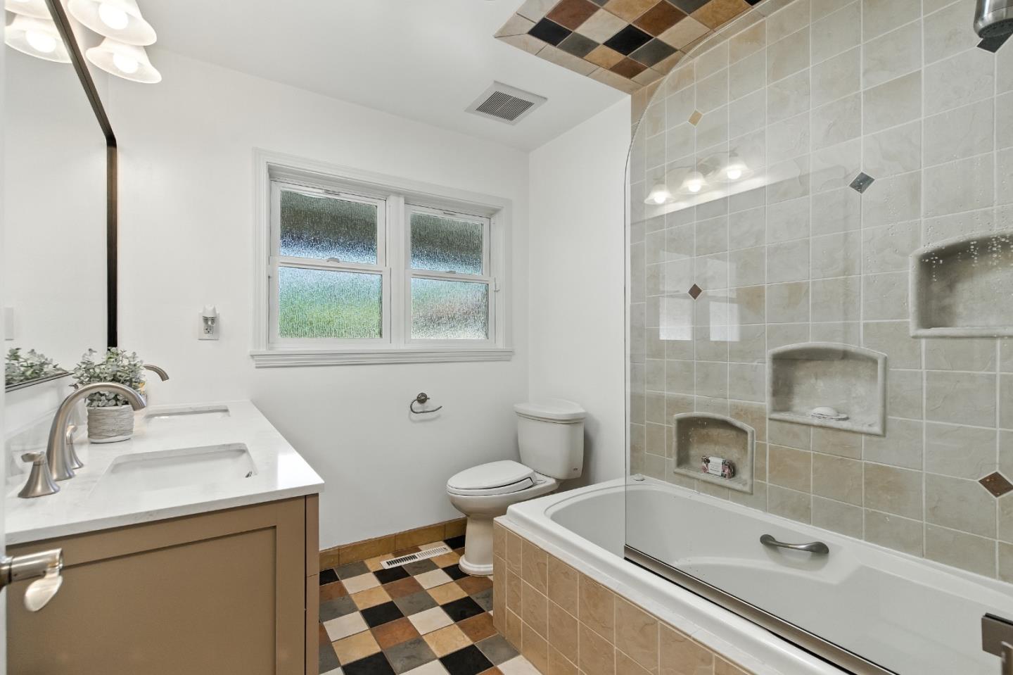 Detail Gallery Image 21 of 39 For 1640 Kentfield Ave, Redwood City,  CA 94061 - 3 Beds | 2 Baths