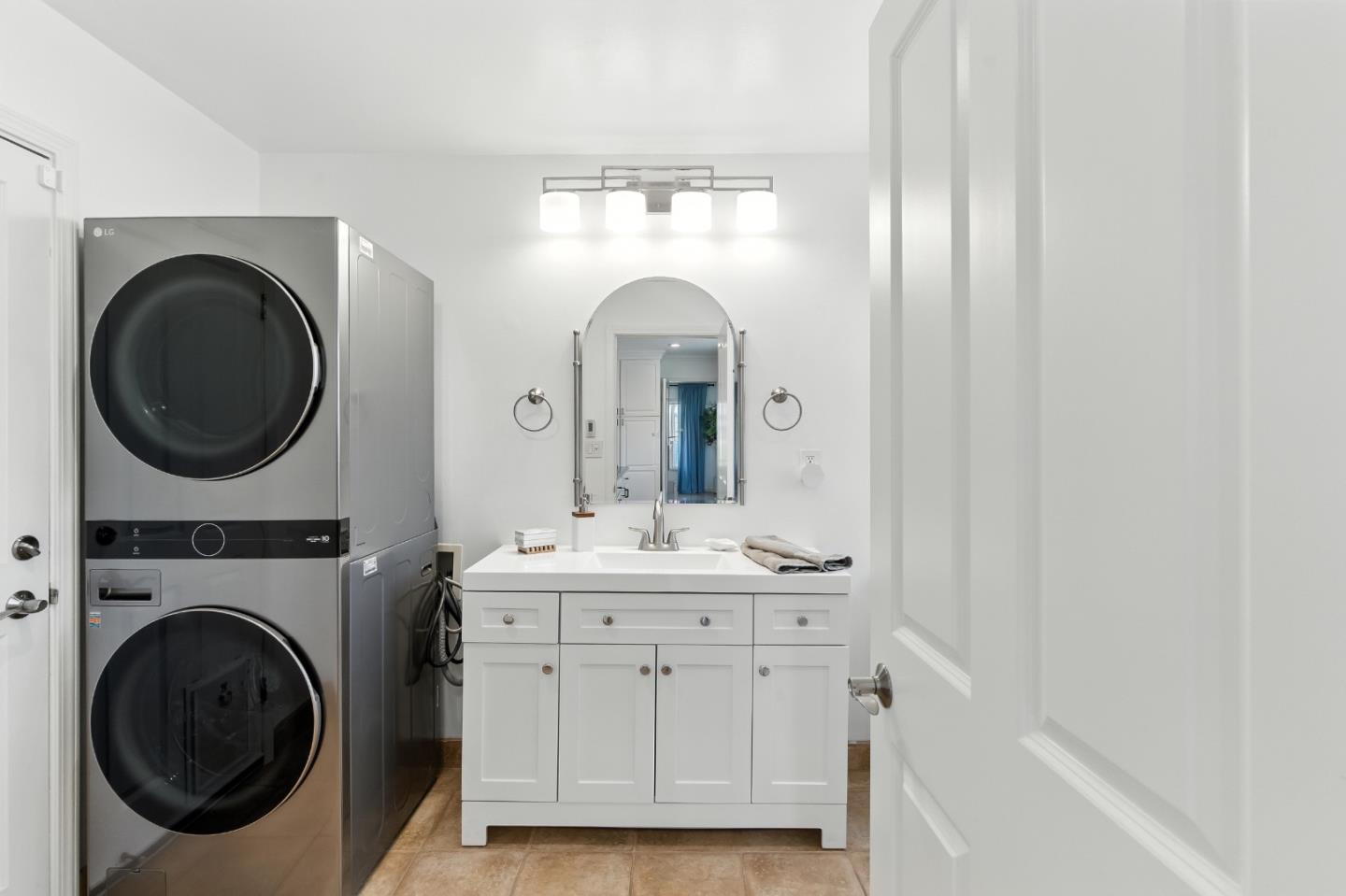 Detail Gallery Image 23 of 39 For 1640 Kentfield Ave, Redwood City,  CA 94061 - 3 Beds | 2 Baths