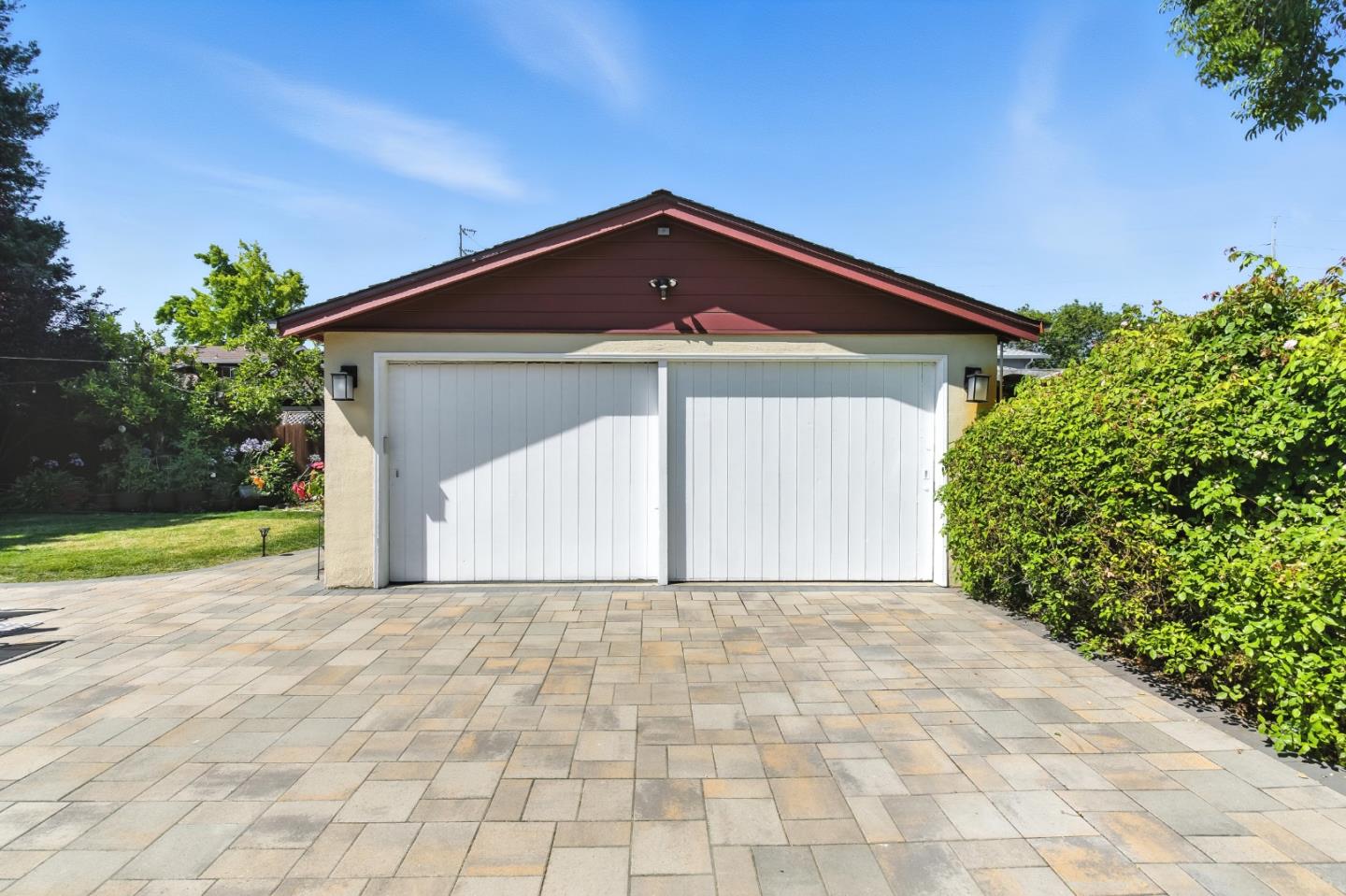 Detail Gallery Image 24 of 39 For 1640 Kentfield Ave, Redwood City,  CA 94061 - 3 Beds | 2 Baths