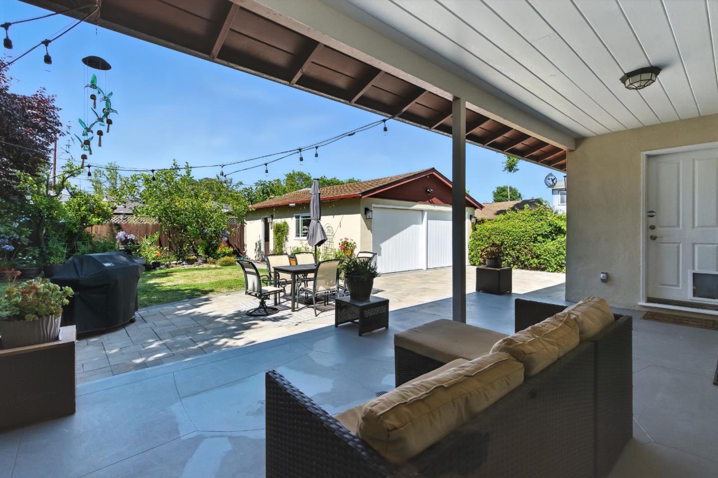 Detail Gallery Image 26 of 39 For 1640 Kentfield Ave, Redwood City,  CA 94061 - 3 Beds | 2 Baths