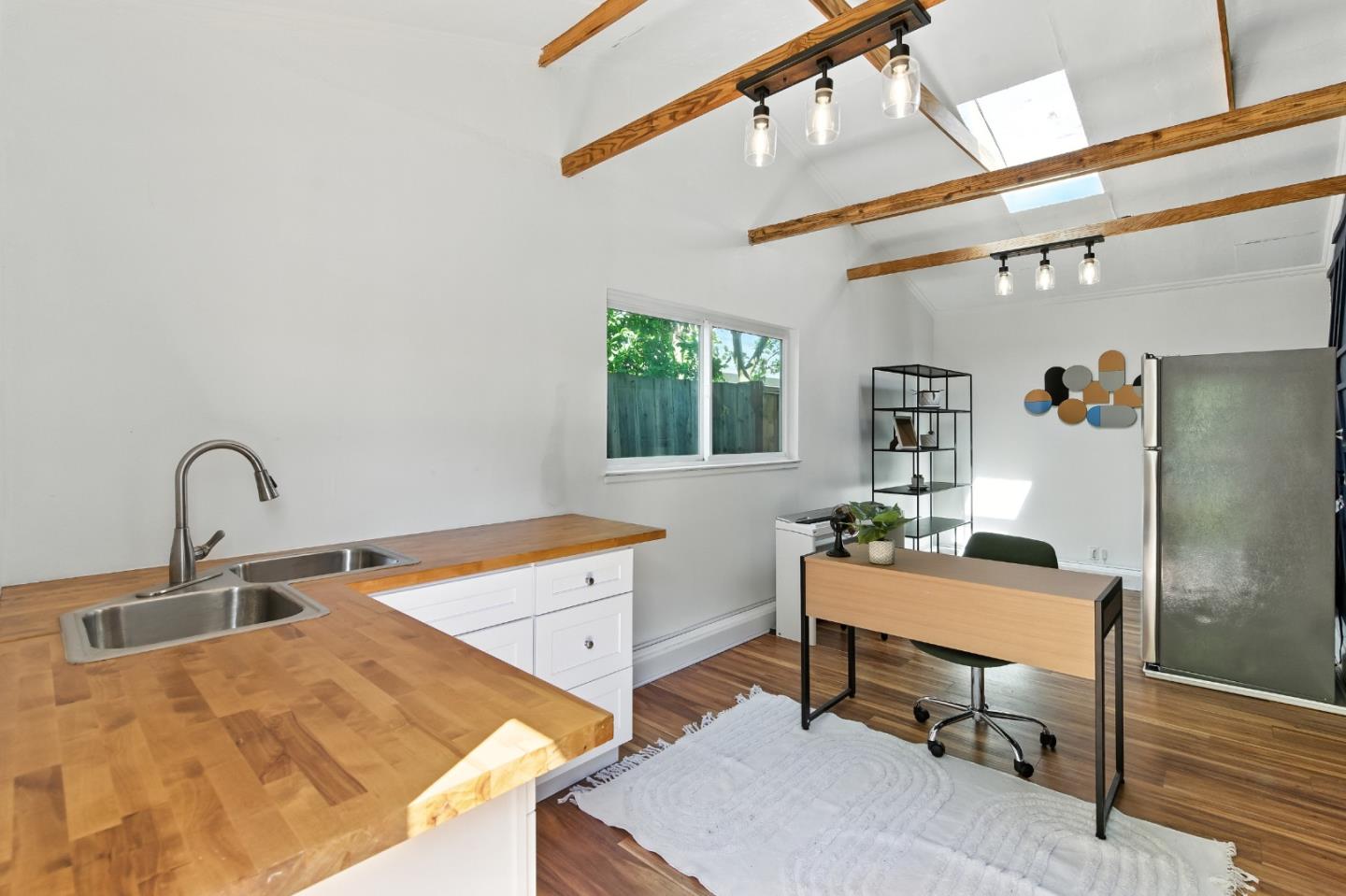 Detail Gallery Image 31 of 39 For 1640 Kentfield Ave, Redwood City,  CA 94061 - 3 Beds | 2 Baths