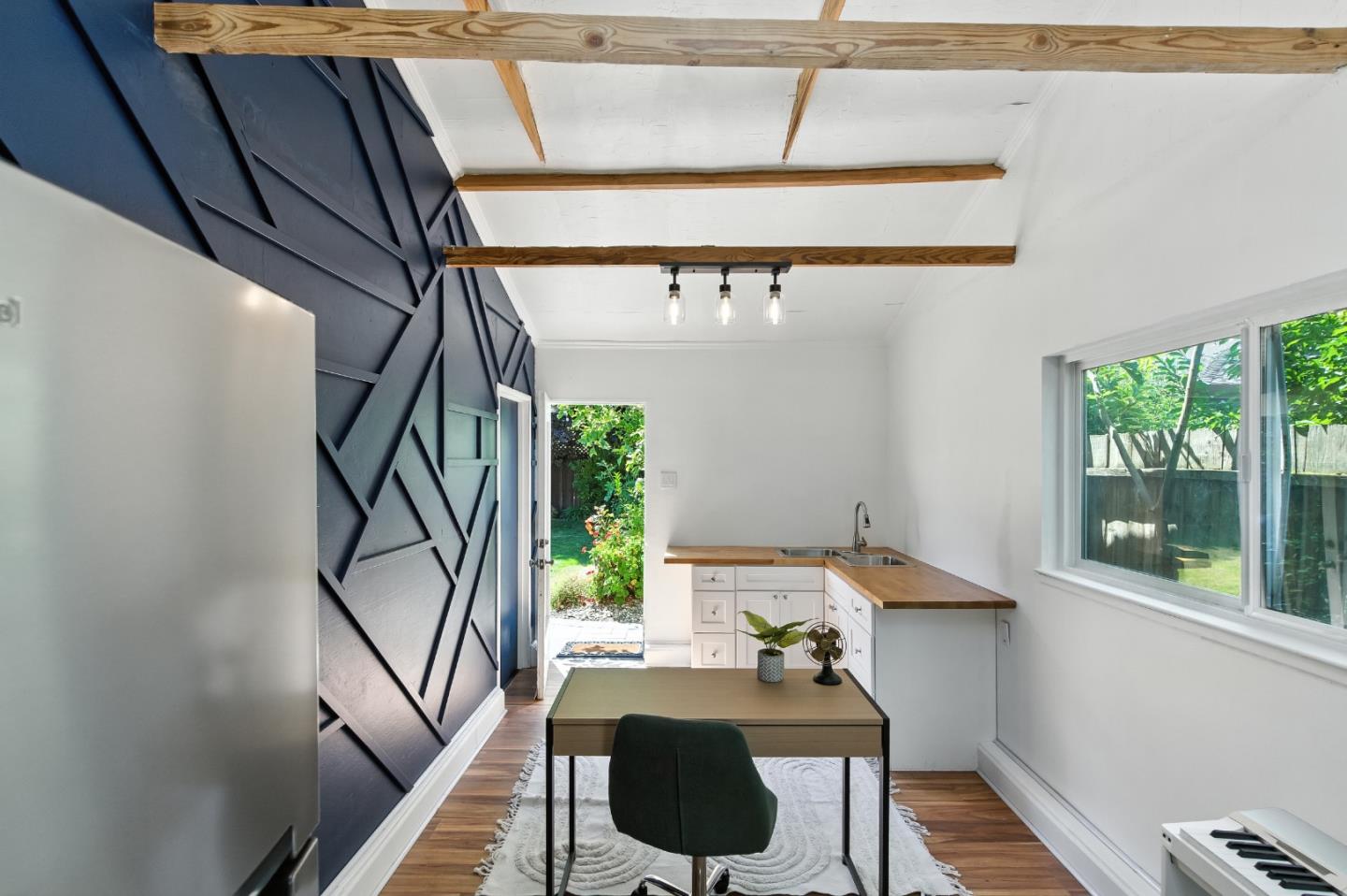 Detail Gallery Image 32 of 39 For 1640 Kentfield Ave, Redwood City,  CA 94061 - 3 Beds | 2 Baths