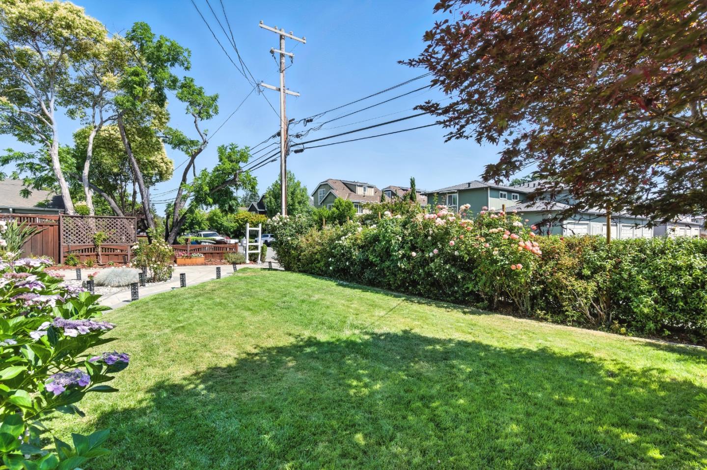 Detail Gallery Image 33 of 39 For 1640 Kentfield Ave, Redwood City,  CA 94061 - 3 Beds | 2 Baths