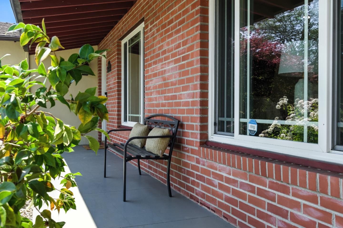 Detail Gallery Image 4 of 39 For 1640 Kentfield Ave, Redwood City,  CA 94061 - 3 Beds | 2 Baths