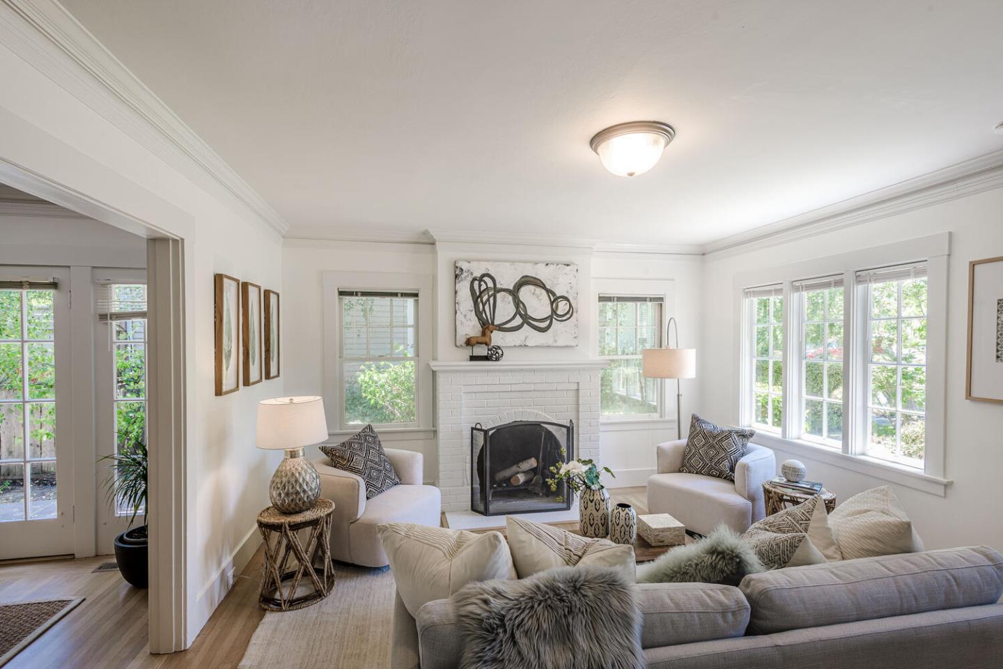 Detail Gallery Image 4 of 26 For 1124 Vancouver Ave, Burlingame,  CA 94010 - 2 Beds | 1 Baths