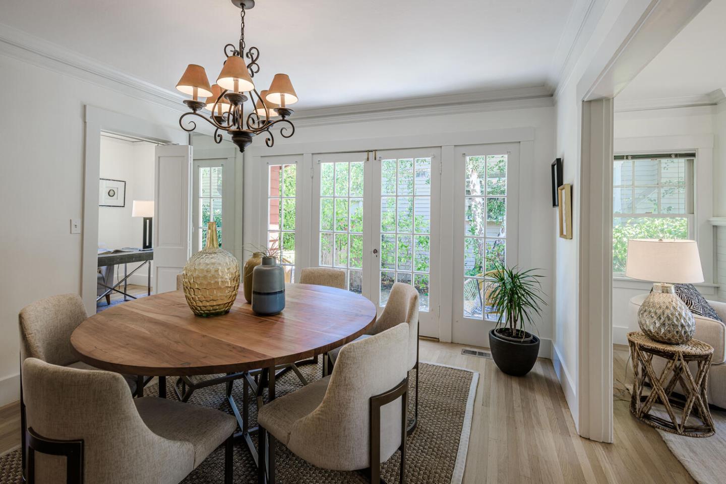 Detail Gallery Image 8 of 26 For 1124 Vancouver Ave, Burlingame,  CA 94010 - 2 Beds | 1 Baths