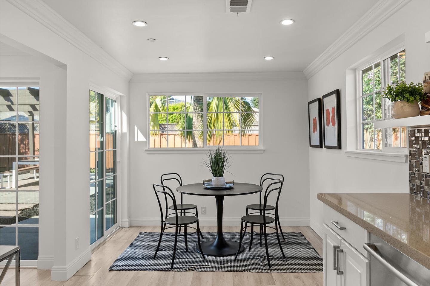 Detail Gallery Image 10 of 22 For 3818 Casanova Dr, San Mateo,  CA 94403 - 3 Beds | 2 Baths