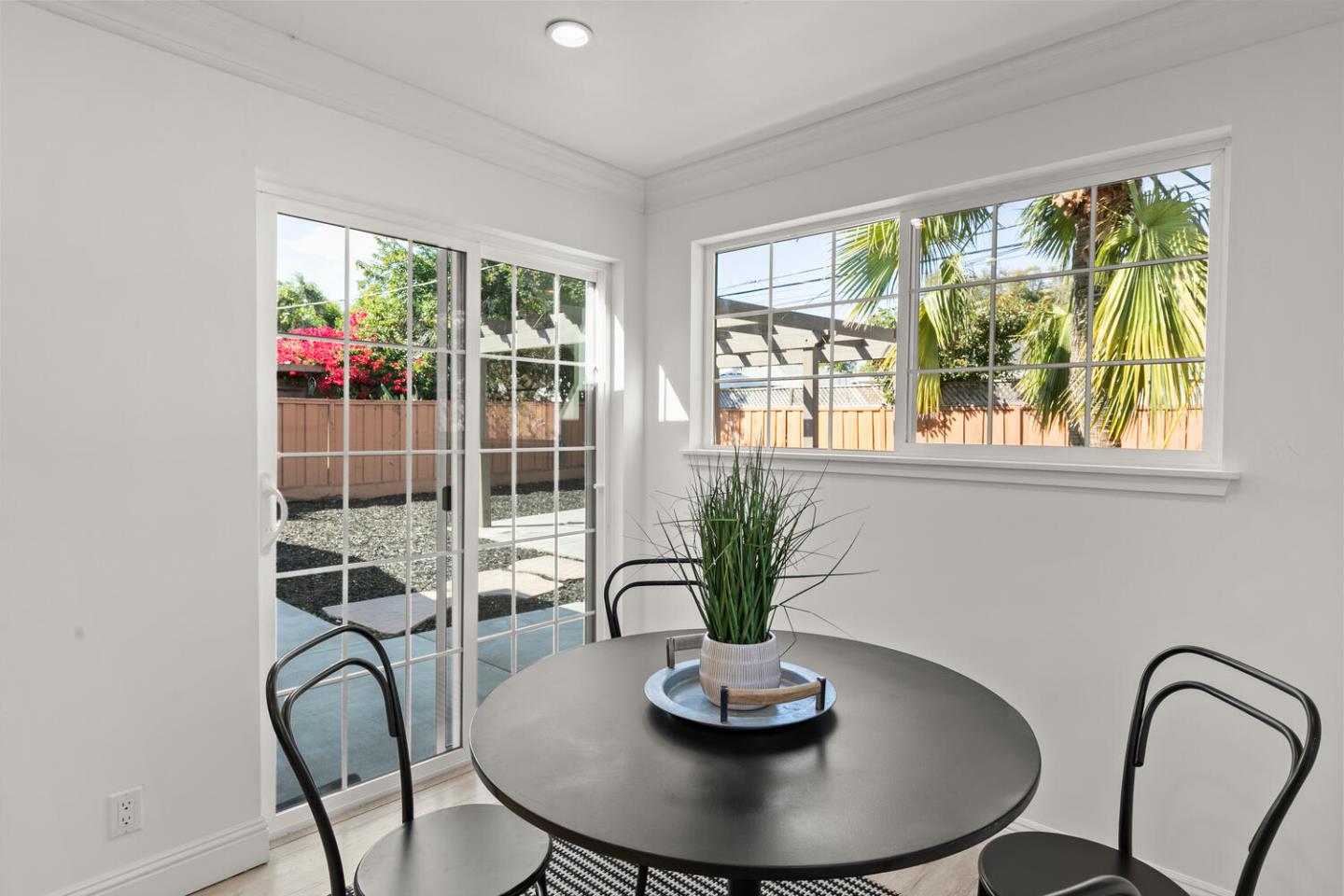 Detail Gallery Image 11 of 22 For 3818 Casanova Dr, San Mateo,  CA 94403 - 3 Beds | 2 Baths