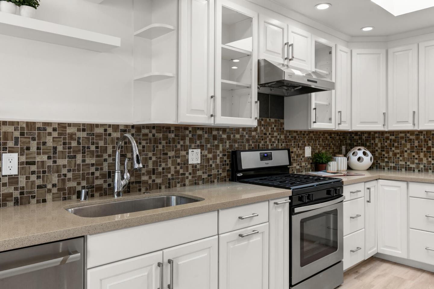 Detail Gallery Image 8 of 22 For 3818 Casanova Dr, San Mateo,  CA 94403 - 3 Beds | 2 Baths