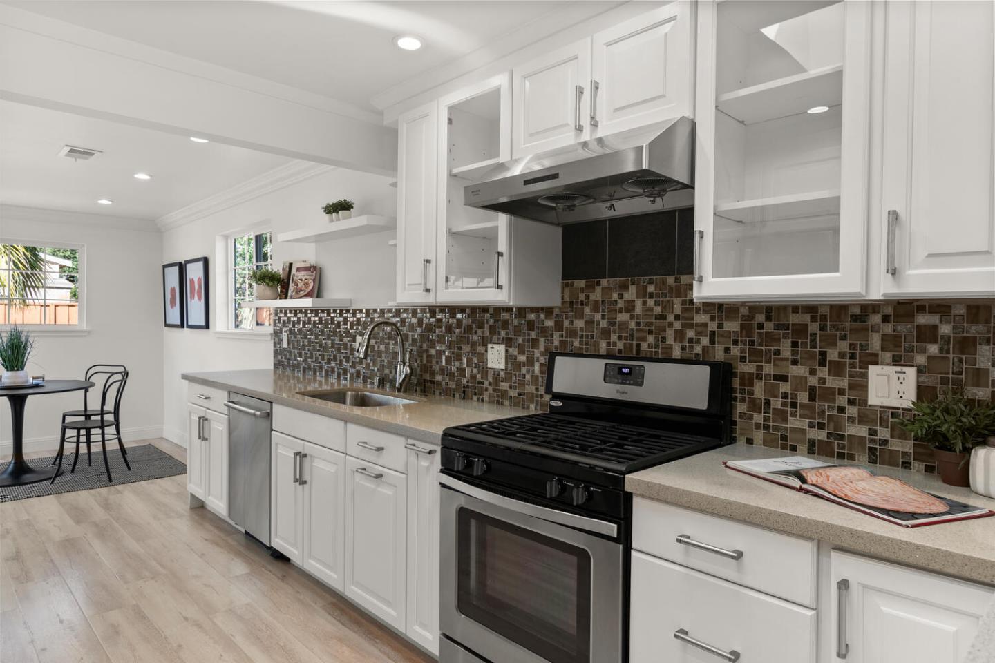 Detail Gallery Image 9 of 22 For 3818 Casanova Dr, San Mateo,  CA 94403 - 3 Beds | 2 Baths