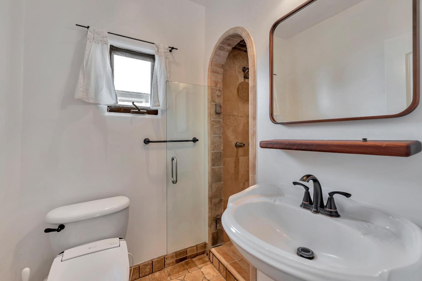 Detail Gallery Image 14 of 17 For 7262 Willoughby Ave, Los Angeles,  CA 90046 - 2 Beds | 2 Baths