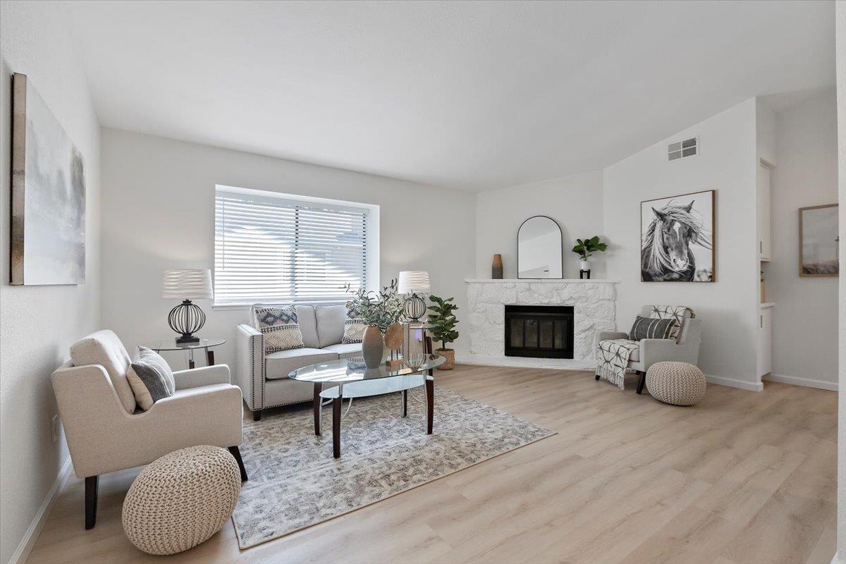 Detail Gallery Image 2 of 19 For 3583 Ivalynn Pl, San Jose,  CA 95132 - 1 Beds | 1 Baths